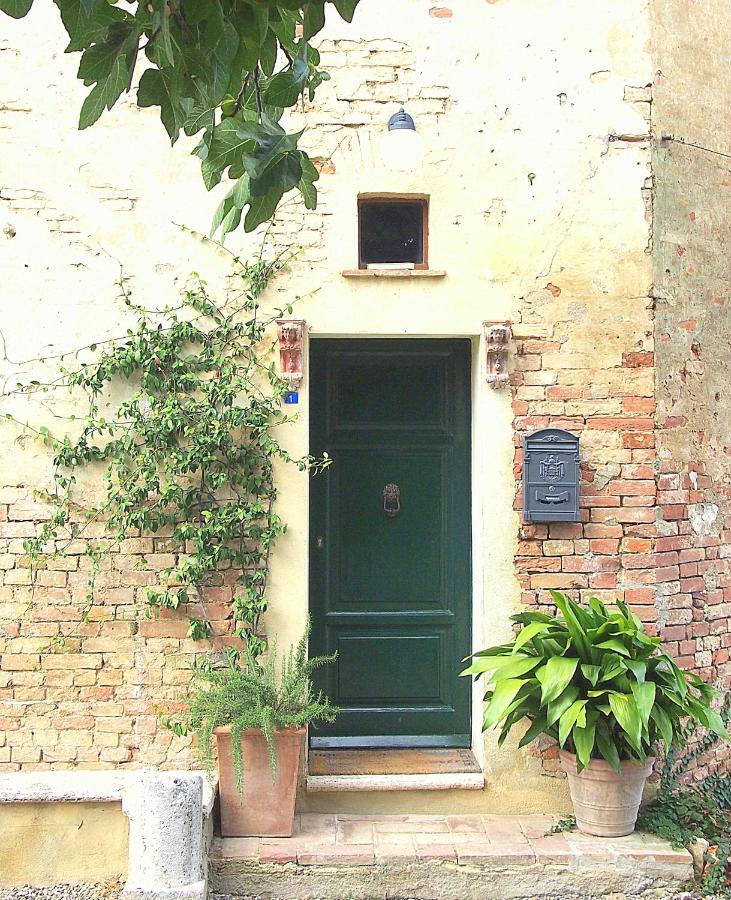 Apartamento Nell'Antica Torre Di Fronte A Siena Exterior foto